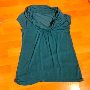 EUC Deletta flowy t shirt in size small